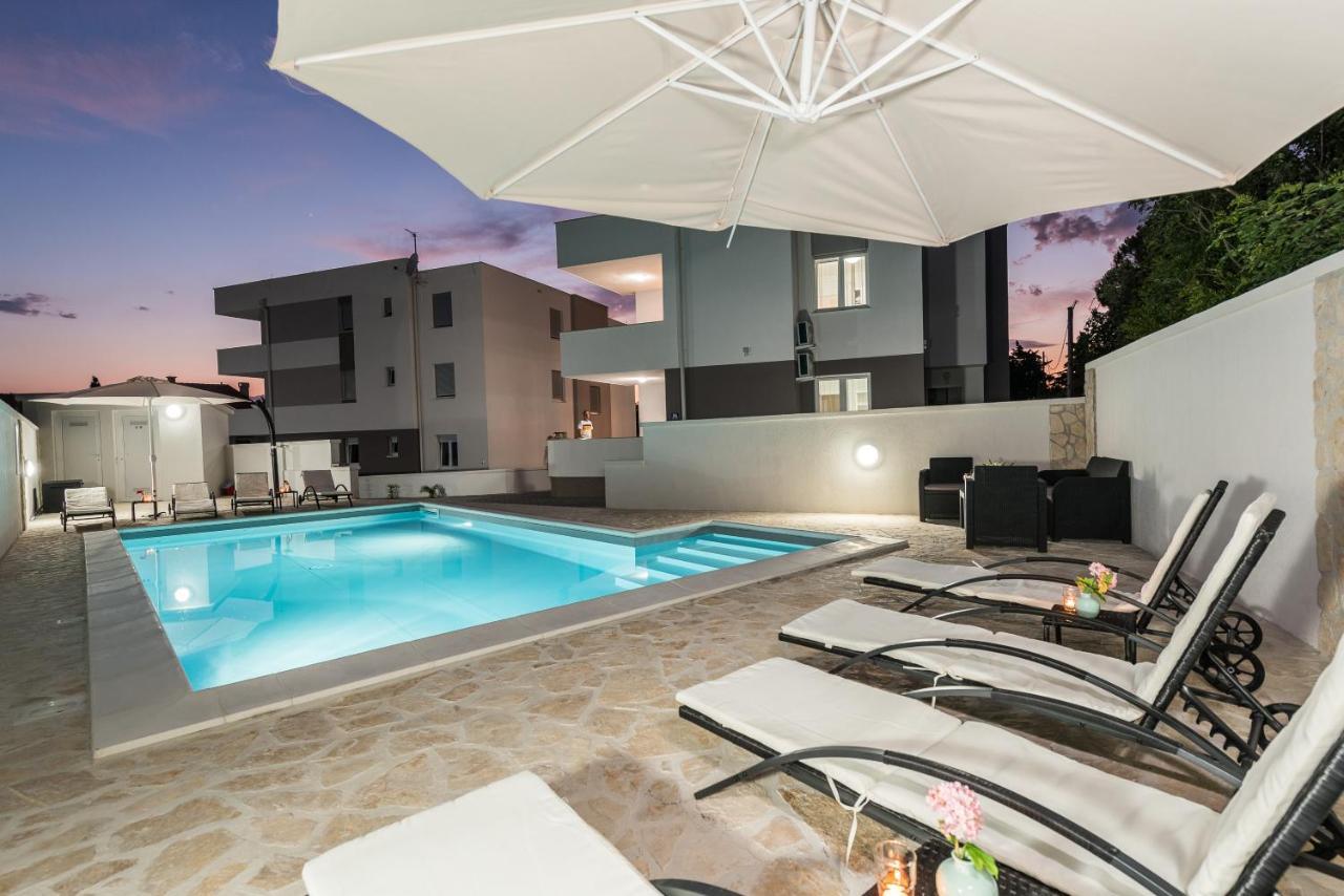 Villa Star 4 Luxury Apartment With A Pool Novalja Exterior photo