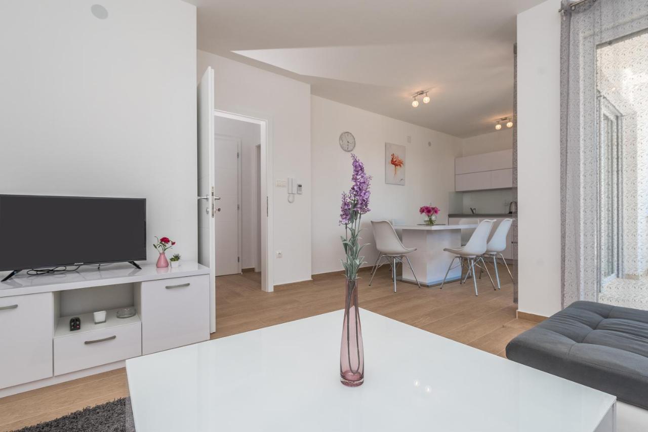 Villa Star 4 Luxury Apartment With A Pool Novalja Exterior photo